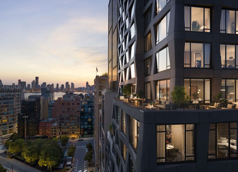 Manhattan Luxury Condo Sees Sales Surge as Buyers Seek High-End Homes